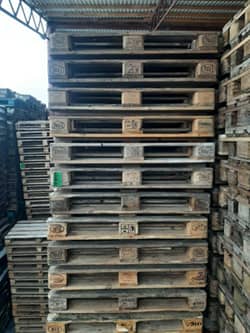 Scopri di più sull'articolo Pallet ed europallet usati – vantaggi e svantaggi